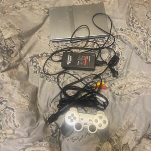 Sony PlayStation 2 PS2 Silver Console Bundle With Controller AC Adapter AV Cable